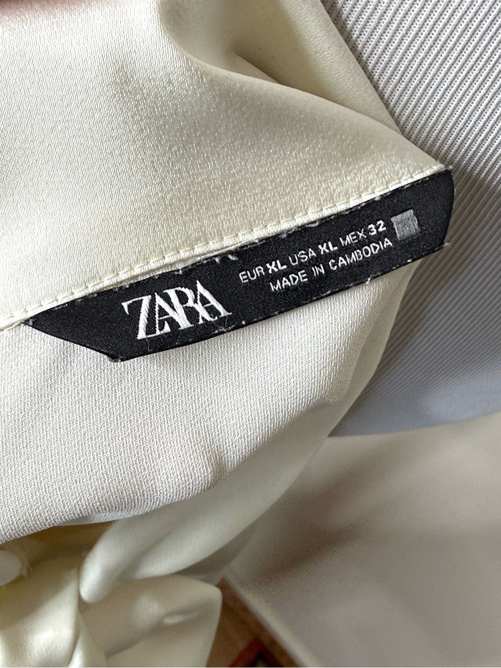Zara Ivory Satin Ruffle Blouse with Neck Tie - Picture 4 of 6